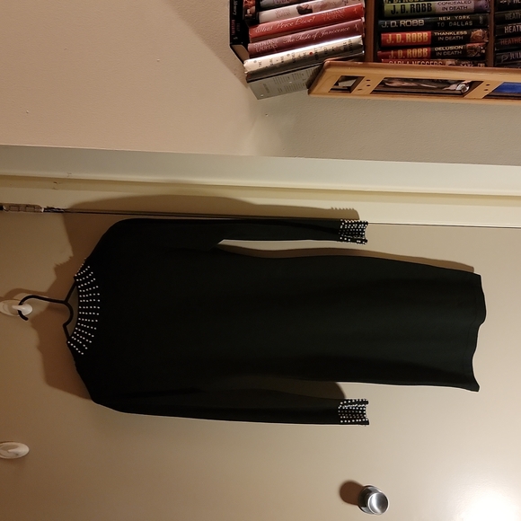 Black dress with pearl beading - Picture 3 of 4